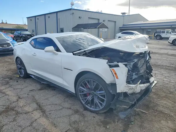 1G1FH1R72R0121563 — 2024 Chevrolet Camaro, фото 4 с аукциона Copart, Передняя часть