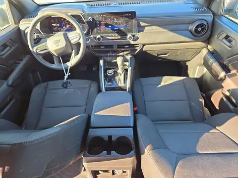 1GCPTEEK3R1294448 — 2024 Chevrolet Colorado, фото 8 с аукциона Copart, Передняя часть