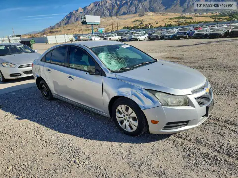 2014 Chevrolet Cruze Ls VIN 1G1PA5SH2E7469951 фото 4