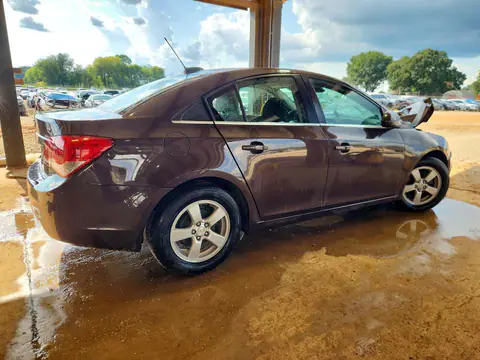 1G1PC5SB4F7277020 — 2015 Chevrolet Cruze, фото 3 с аукциона Copart 30.09.2026, Передняя часть