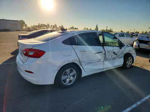 2017 Chevrolet Cruze VIN 1G1BC5SM2H7241292 фото 3