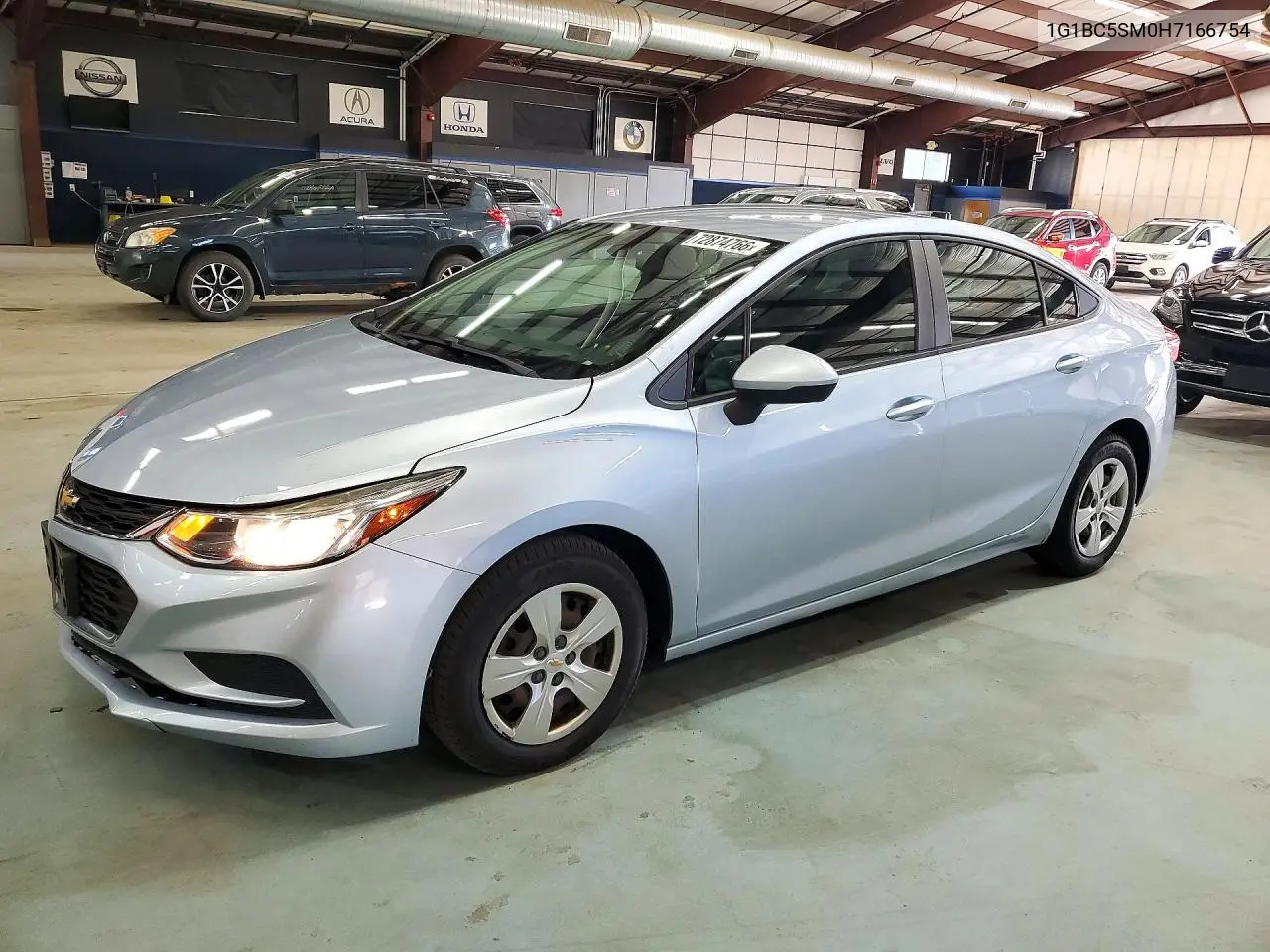 2017 Chevrolet Cruze Ls VIN 1G1BC5SM0H7166754 фото 1
