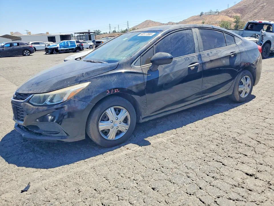 2018 Chevrolet Cruze VIN 1G1BC5SM2J7113429 фото 1
