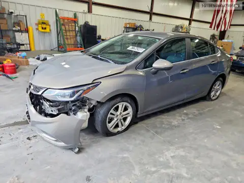 1G1BE5SM0J7156578 — 2018 Chevrolet Cruze, Передняя часть, фото до ремонта