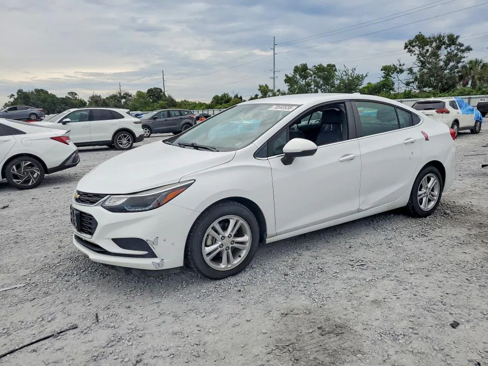 2018 CHEVROLET CRUZE VIN 1G1BE5SM7J7228215 фото 1