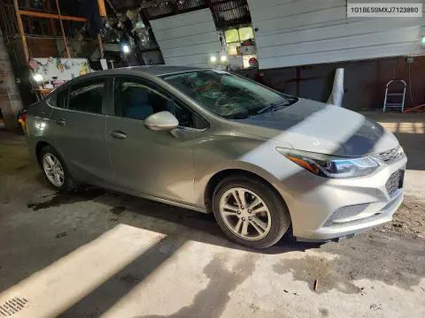 2018 Chevrolet Cruze Lt VIN 1G1BE5SMXJ7123880 фото 4