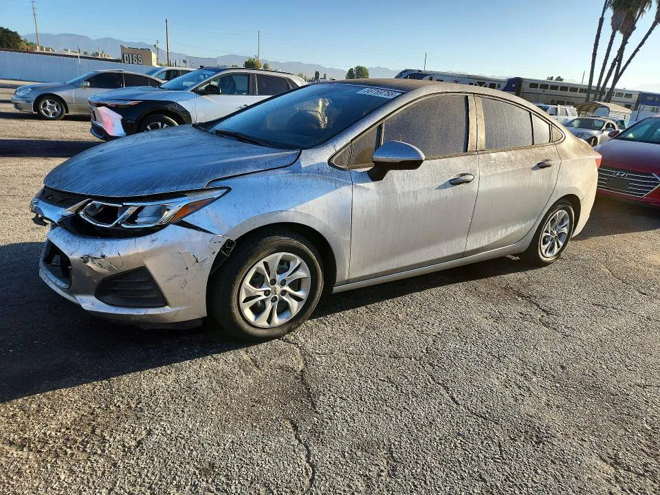 2019 Chevrolet Cruze VIN 1G1BC5SM1K7126013 фото 1