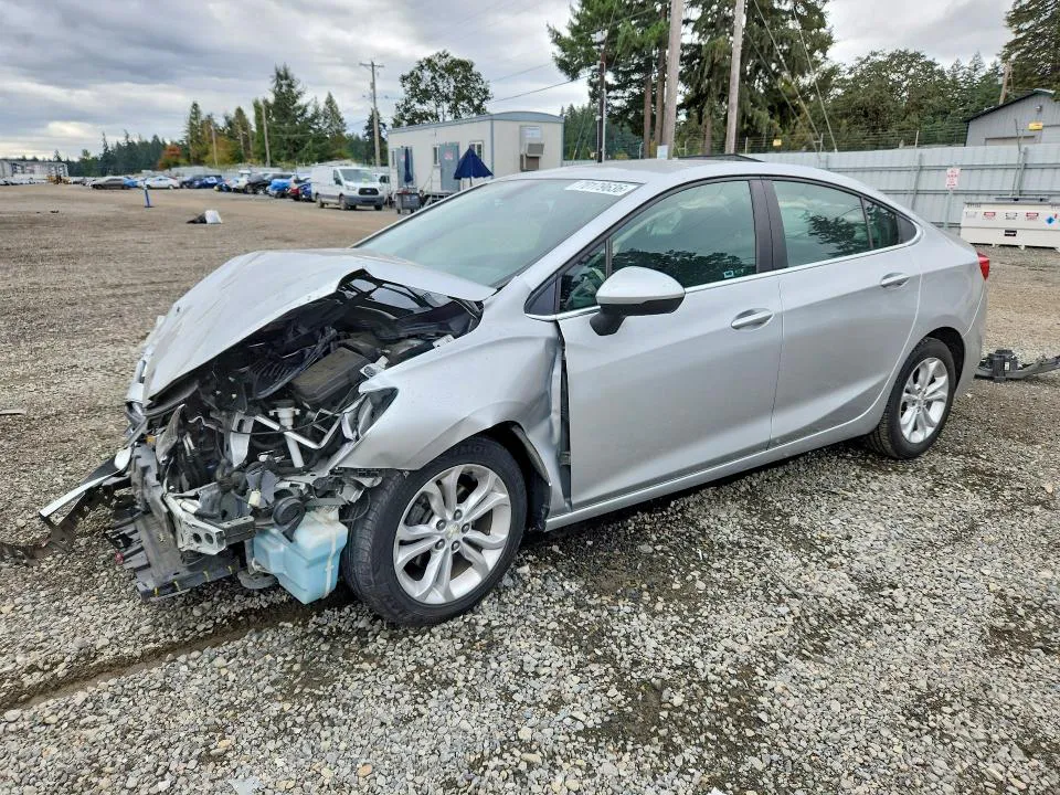 2019 Chevrolet Cruze VIN 1G1BE5SM3K7129070 фото 1