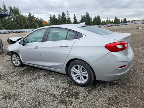 2019 Chevrolet Cruze VIN 1G1BE5SM3K7129070 фото 2