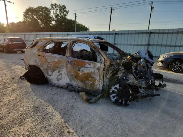 3GNAXJEV4JL164650 — 2018 Chevrolet Equinox, фото 4 с аукциона Copart 05.10.2026, Пожар