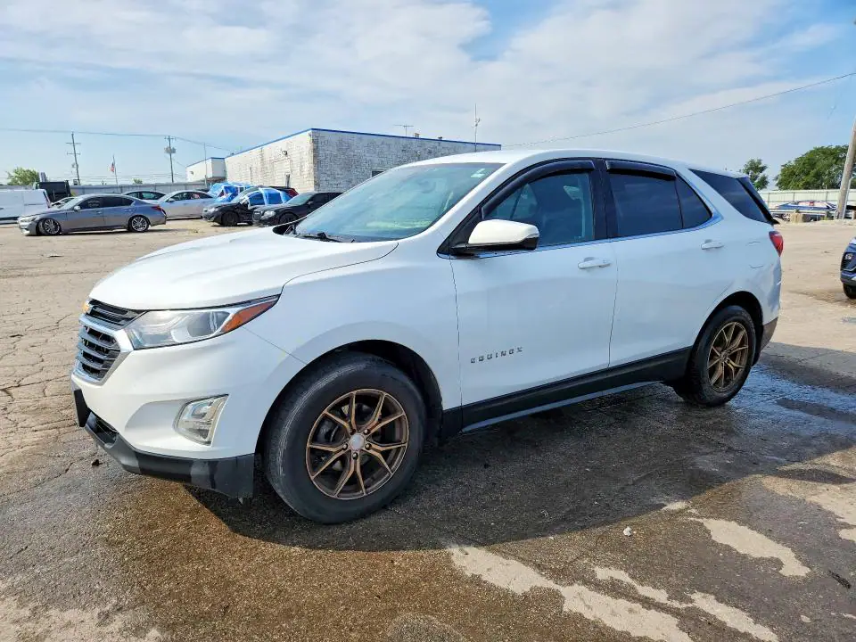 2GNAXJEV0J6310823 Chevrolet Equinox 2018 — повреждение Задняя часть, фото до ремонта