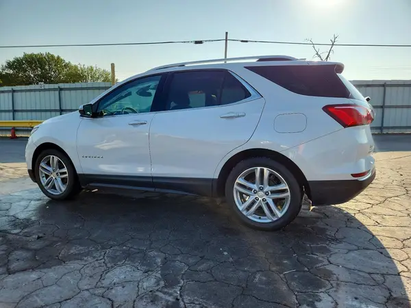 2GNAXMEV7J6287705 — 2018 Chevrolet Equinox, фото 2 с аукциона Copart 05.10.2026, Боковая часть