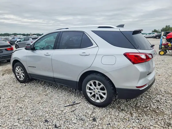 2GNAXSEV4J6274897 — 2018 Chevrolet Equinox, фото 2 с аукциона Copart, Передняя часть