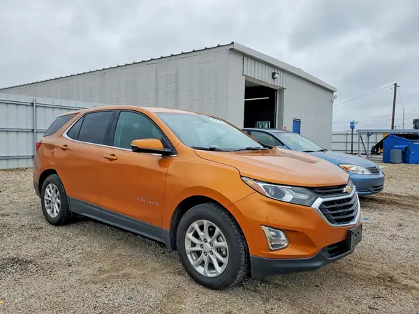 2GNAXJEV8J6277893 — 2018 Chevrolet Equinox, фото 4 с аукциона Copart, Боковая часть