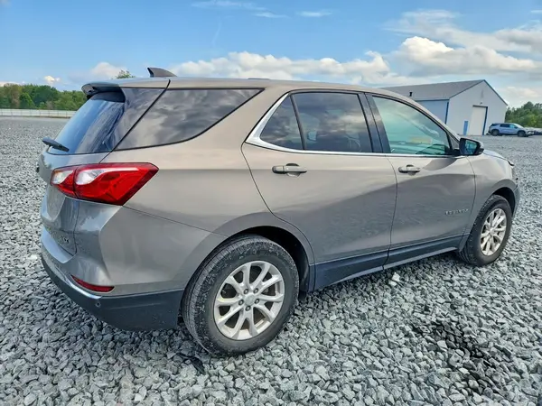3GNAXJEV1JL115258 — 2018 Chevrolet Equinox, фото 3 с аукциона Copart, Передняя часть