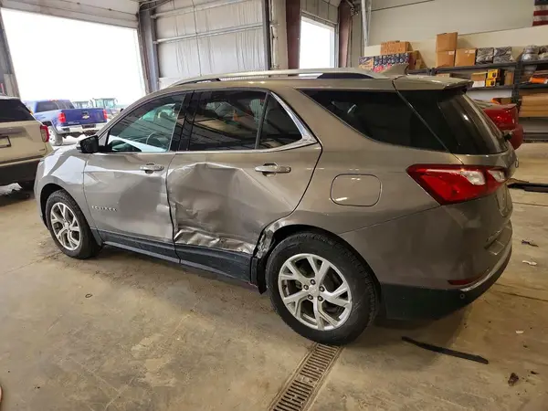 3GNAXMEV9JS621458 — 2018 Chevrolet Equinox, фото 2 с аукциона Copart 06.10.2026, Град
