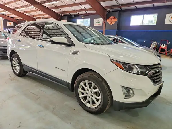 2GNAXSEV2J6268192 — 2018 Chevrolet Equinox, фото 4 с аукциона Copart 01.10.2026, Мелкие вмятины и царапины