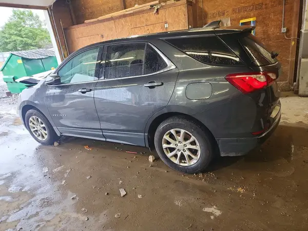 2GNAXJEV5J6240431 — 2018 Chevrolet Equinox, фото 2 с аукциона Copart, Передняя часть