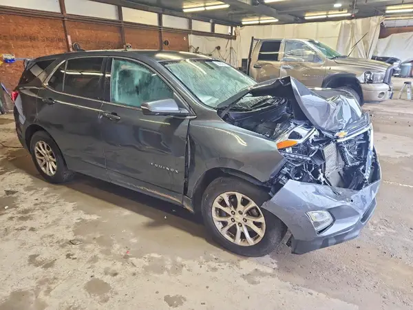 2GNAXJEV5J6240431 — 2018 Chevrolet Equinox, фото 4 с аукциона Copart, Передняя часть