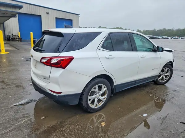 2GNAXTEX4J6215159 — 2018 Chevrolet Equinox, фото 3 с аукциона Copart, Передняя часть