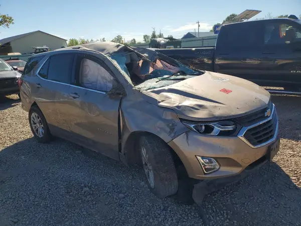 2GNAXSEV8J6278368 — 2018 Chevrolet Equinox, фото 4 с аукциона Copart, Опрокидывание