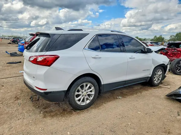 2GNAXJEV7J6250121 — 2018 Chevrolet Equinox, фото 3 с аукциона Copart, Передняя часть