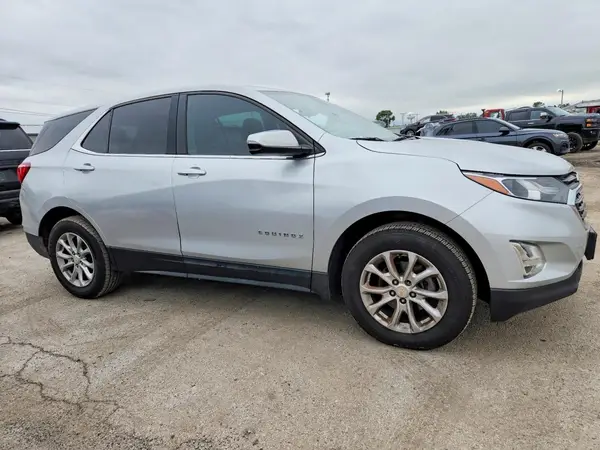 2GNAXSEV1J6302896 — 2018 Chevrolet Equinox, фото 4 с аукциона Copart, Боковая часть