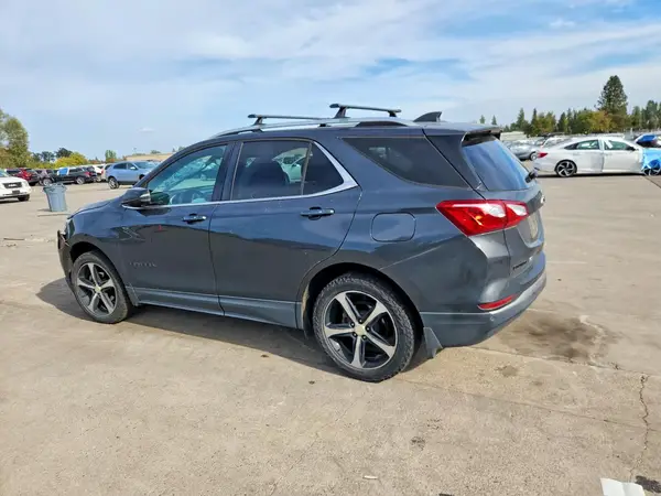 3GNAXUEU3JS598413 — 2018 Chevrolet Equinox, фото 2 с аукциона Copart, Передняя часть