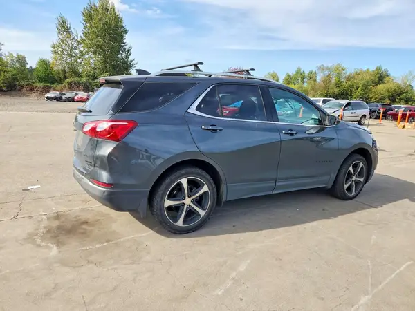 3GNAXUEU3JS598413 — 2018 Chevrolet Equinox, фото 3 с аукциона Copart, Передняя часть