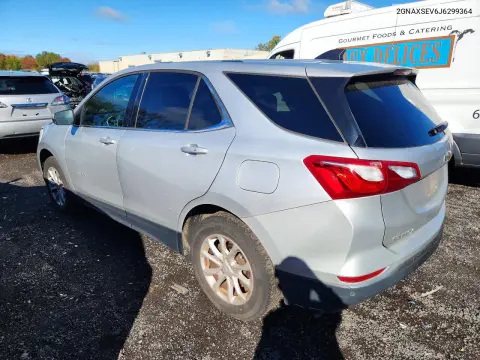 2018 Chevrolet Equinox Lt VIN 2GNAXSEV6J6299364 фото 2