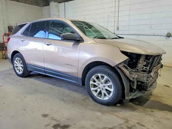 2GNAXSEV4K6281544 — 2019 Chevrolet Equinox, фото 4 с аукциона Copart, Передняя часть