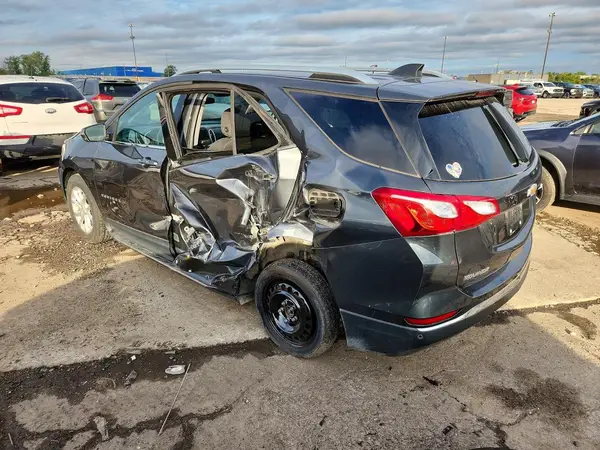 2GNAXUEV8K6129228 — 2019 Chevrolet Equinox, фото 2 с аукциона Copart, Боковая часть