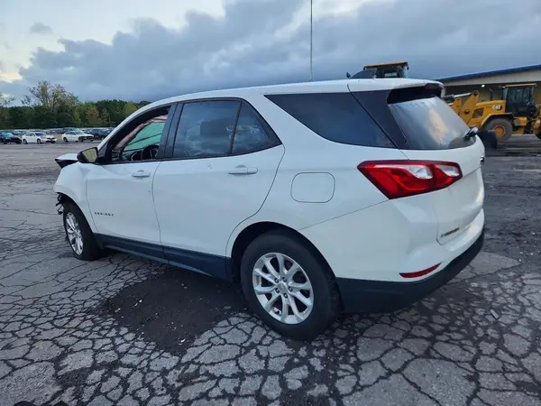 2GNAXSEV2K6211282 — 2019 Chevrolet Equinox, фото 2 с аукциона Copart, Передняя часть