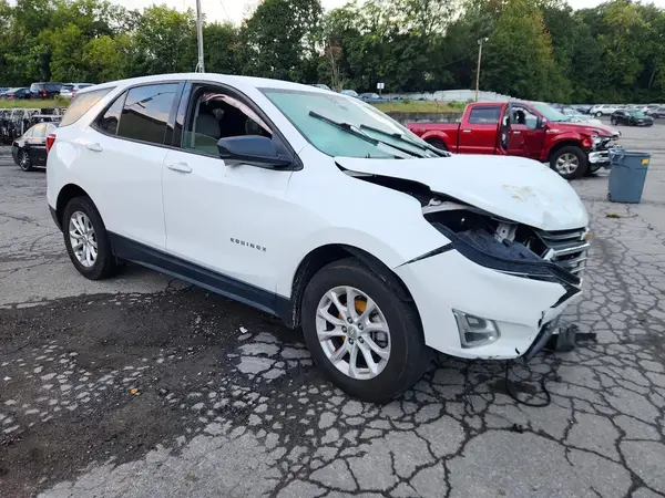 2GNAXSEV2K6211282 — 2019 Chevrolet Equinox, фото 4 с аукциона Copart, Передняя часть
