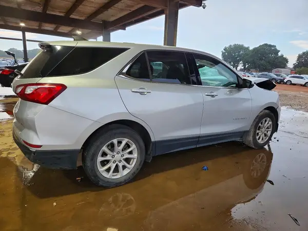 2GNAXJEVXK6248672 — 2019 Chevrolet Equinox, фото 3 с аукциона Copart, Передняя часть