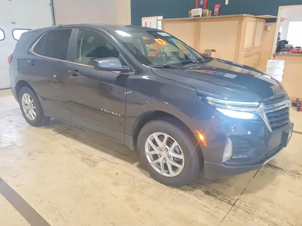 2GNAXUEV3N6145874 — 2022 Chevrolet Equinox, фото 4 с аукциона Copart, Боковая часть