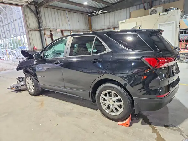 3GNAXKEV1NL233516 — 2022 Chevrolet Equinox, фото 2 с аукциона Copart, Передняя часть