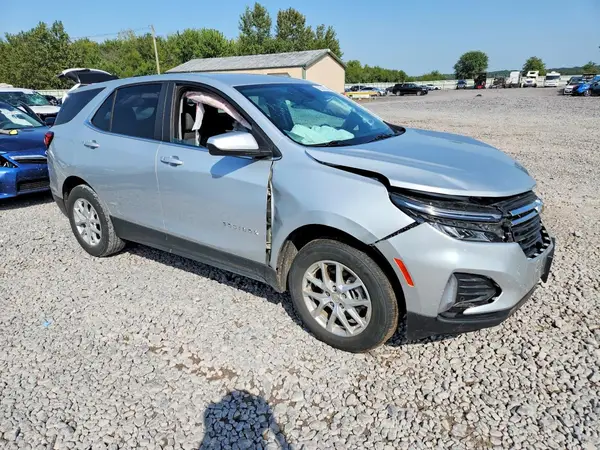 3GNAXUEV8NL264144 — 2022 Chevrolet Equinox, фото 4 с аукциона Copart, Передняя часть