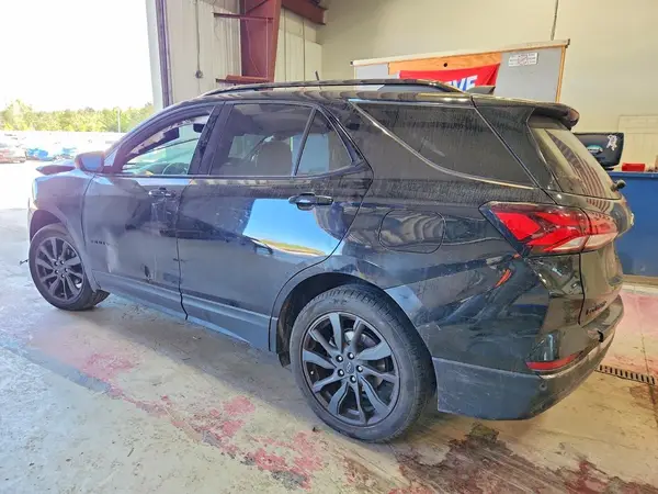 2GNAXWEVXN6105870 — 2022 Chevrolet Equinox, фото 2 с аукциона Copart, Передняя часть
