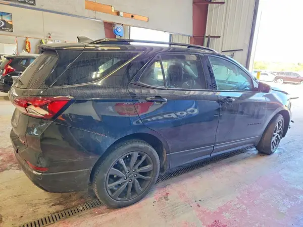 2GNAXWEVXN6105870 — 2022 Chevrolet Equinox, фото 3 с аукциона Copart, Передняя часть