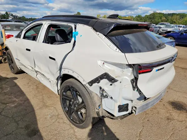 3GN7DSRP7RS247575 — 2024 Chevrolet Equinox, фото 2 с аукциона Copart, Разукомплектован