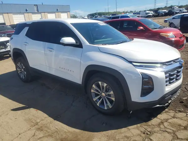 3GNAXPEG5TL385360 — 2026 Chevrolet Equinox, фото 4 с аукциона Copart, Боковая часть