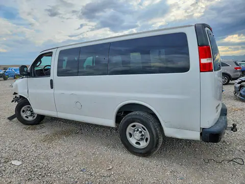 2017 Chevrolet Exp G3500 VIN 1GAZGLFG7H1314316 фото 2