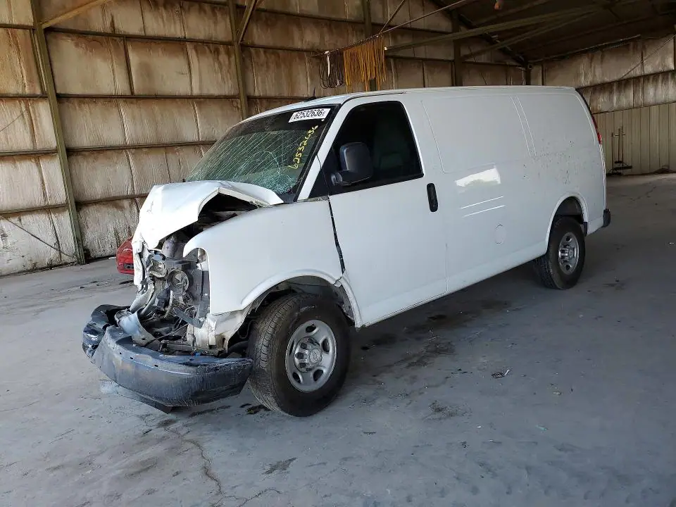 1GCWGFCF6F1271897 Chevrolet Express G2500 2015 — повреждение Передняя часть, фото до ремонта