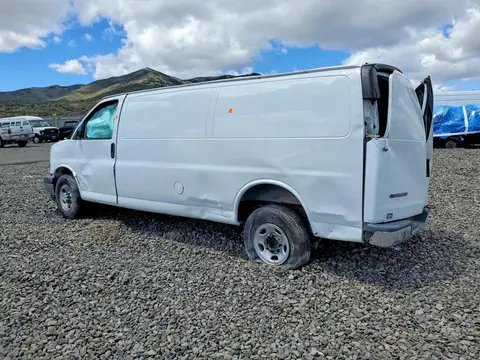 2018 Chevrolet Express G2500 VIN 1GCWGBFP6J1335538 фото 2