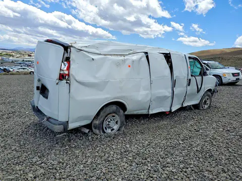 2018 Chevrolet Express G2500 VIN 1GCWGBFP6J1335538 фото 3