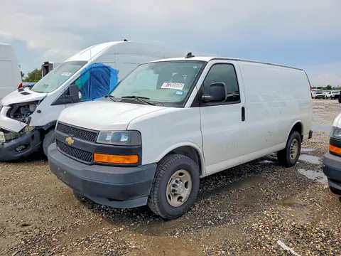 1GCWGAFP3M1197276 — 2021 Chevrolet Express G2500, Мелкие вмятины и царапины (Minor Dent/Scratches), фото до ремонта