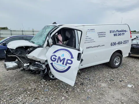 1GCWGAFPXN1142843 — 2022 Chevrolet Express G2500, Передняя часть (Front End), фото до ремонта