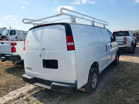 2024 CHEVROLET EXPRESS G2500 VIN 1GCWGAFP9R1139017 фото 3