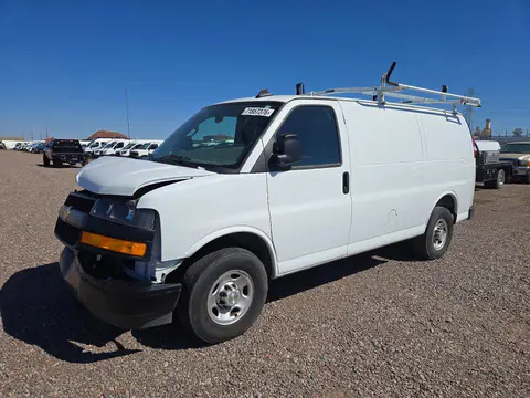 1GCWGAFP3S1101188 — 2025 Chevrolet Express G2500, Передняя часть (Front End), фото до ремонта